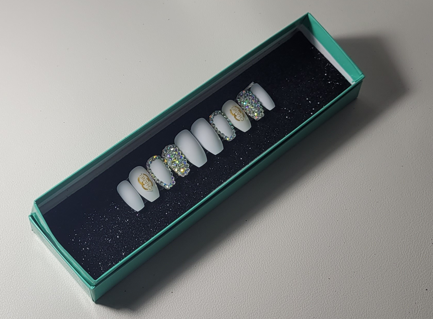 Pretty On White Press ons Nails