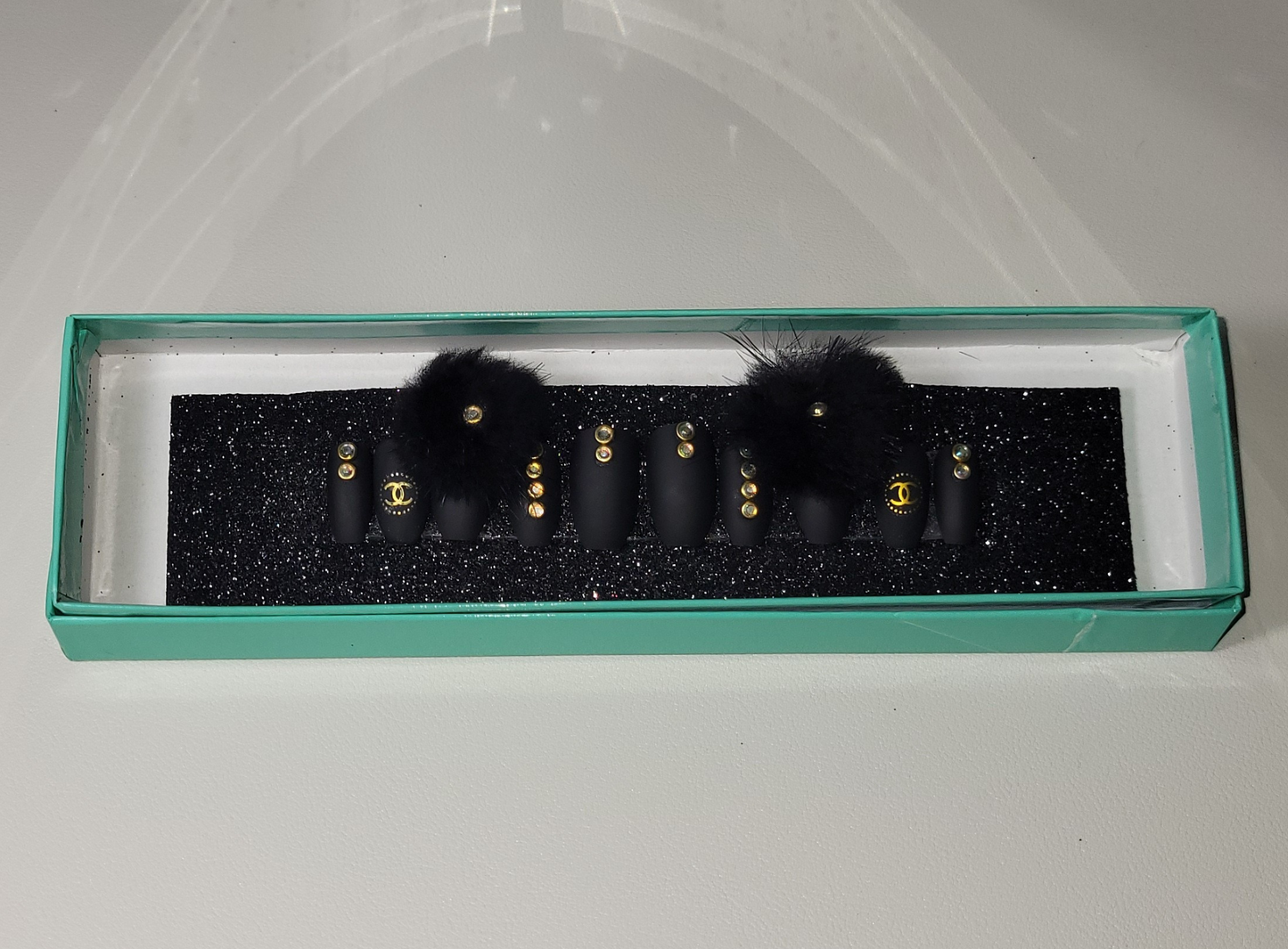 Black Out Press on Nails