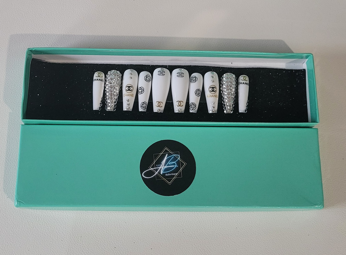 Celebrity Status Press on Nails