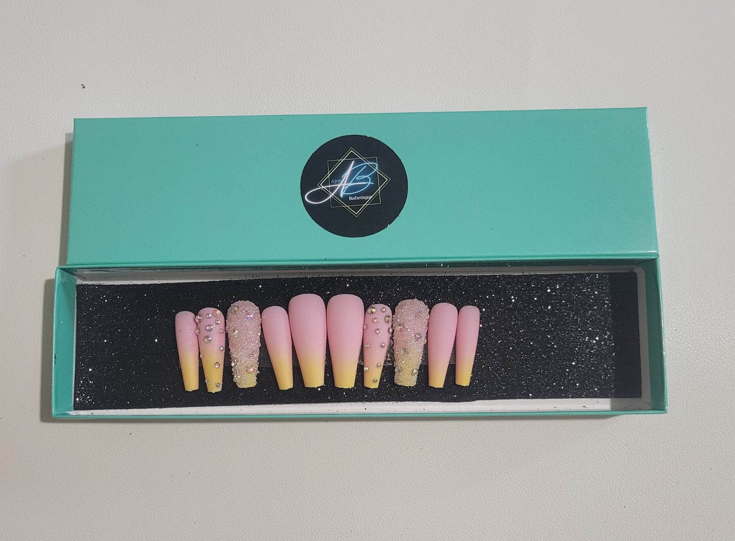 Spring vibes Ombre Press On Nails