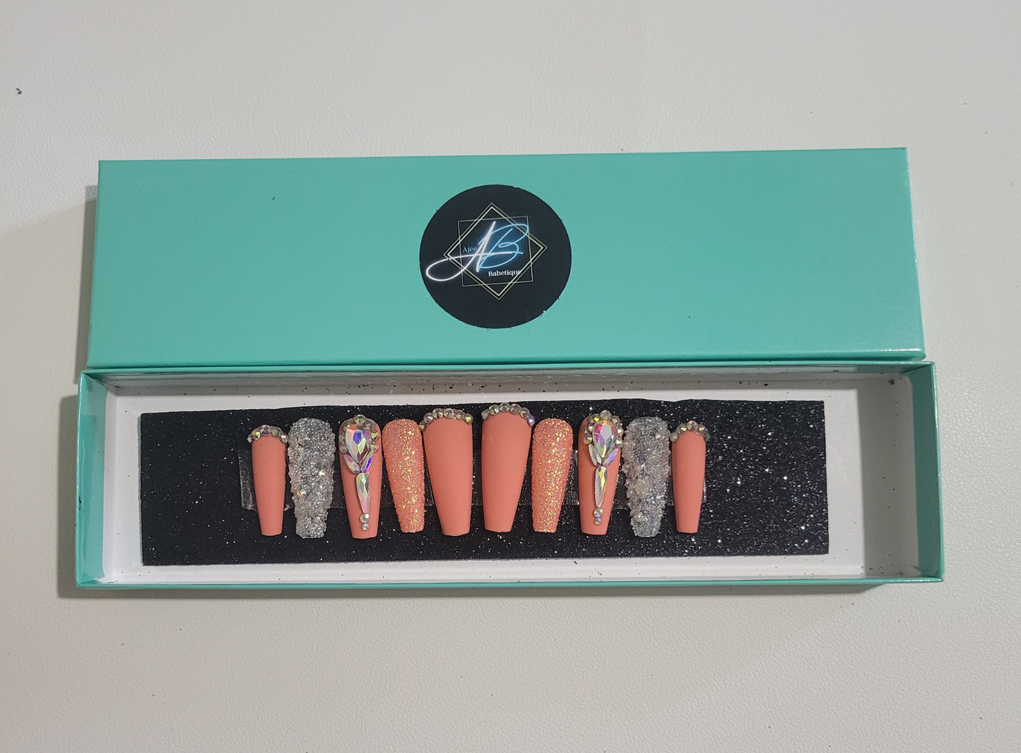 Born In The Spotlight Press ons Set