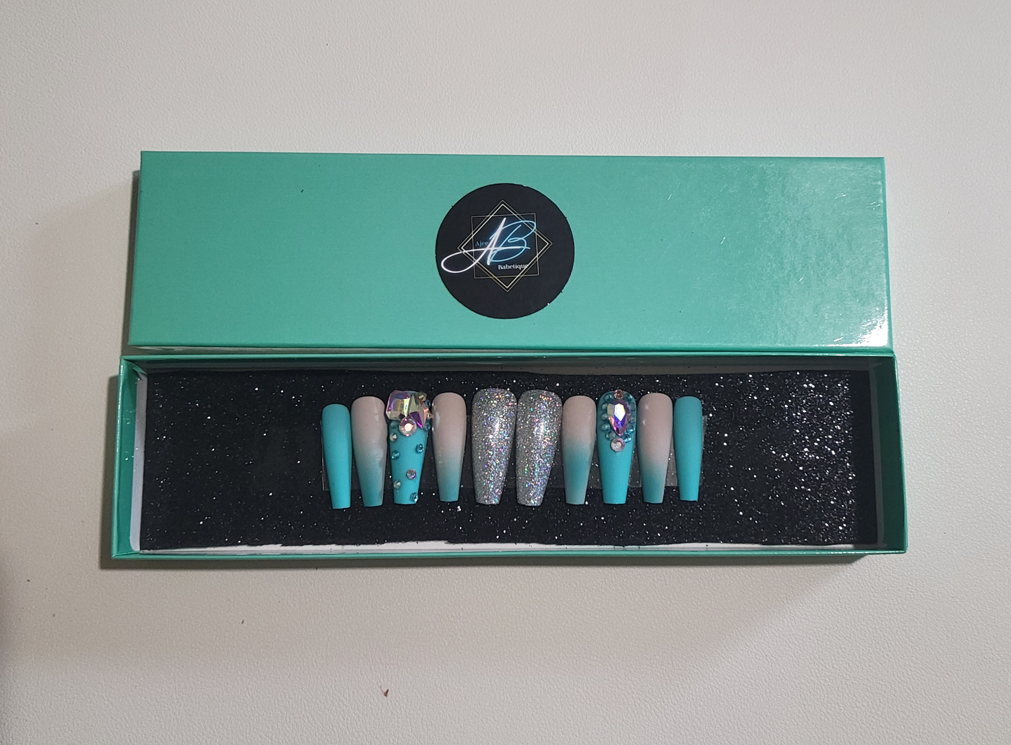 Got the Shine Ombre Press ons Nails