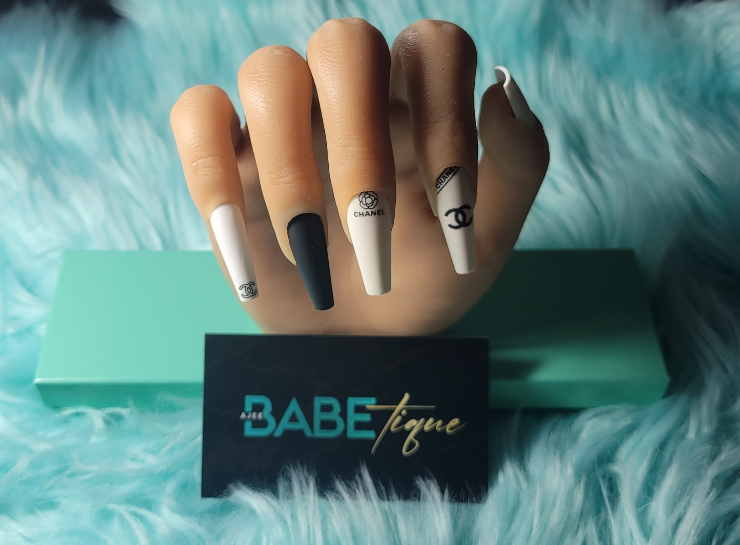 Boss Me Up Press on Nails